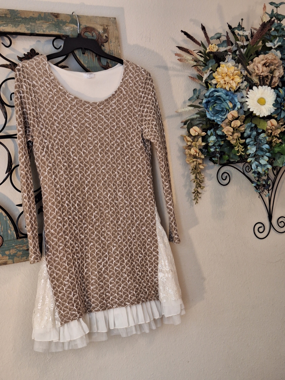 Long Sleeve Beige Knit Tunic Dress with Cream Lace  Layered Hem. Size Large